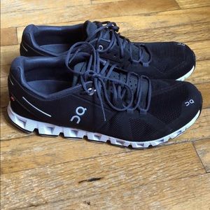 Black ON Cloud running shoe
